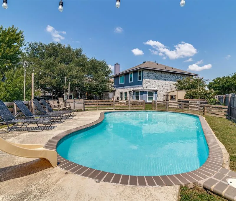 8321 Bristol Court, Rowlett TX 75089