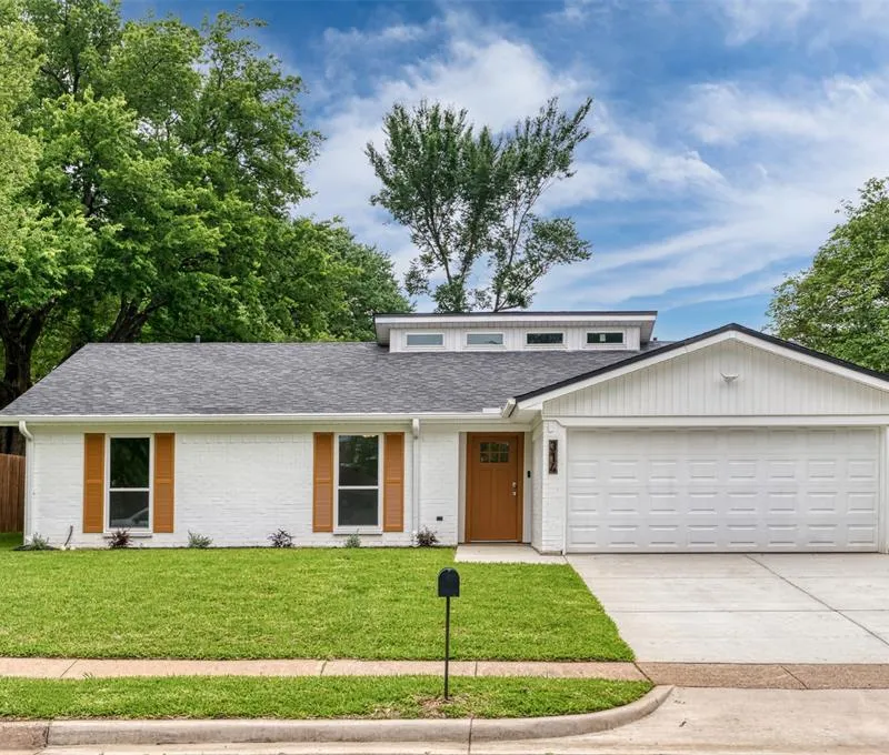 314 Sixpence Lane, Euless TX 76039