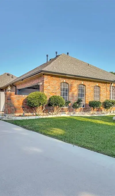 4213 Forestedge Drive, Grand Prairie TX 75052 - Photo 2