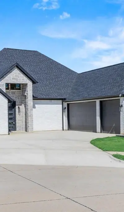 7203 Harris Place, Arlington TX 76001 - Photo 2