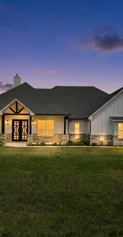 8524 Bronco Drive, Godley TX 76044