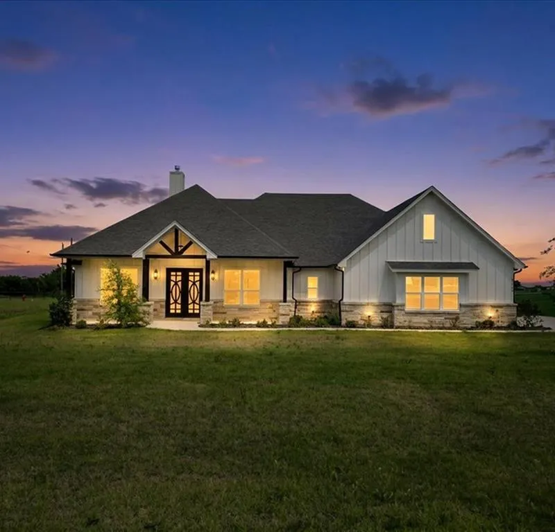 8524 Bronco Drive, Godley TX 76044
