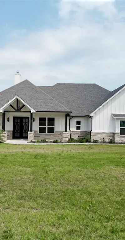8524 Bronco Drive, Godley TX 76044 - Photo 2