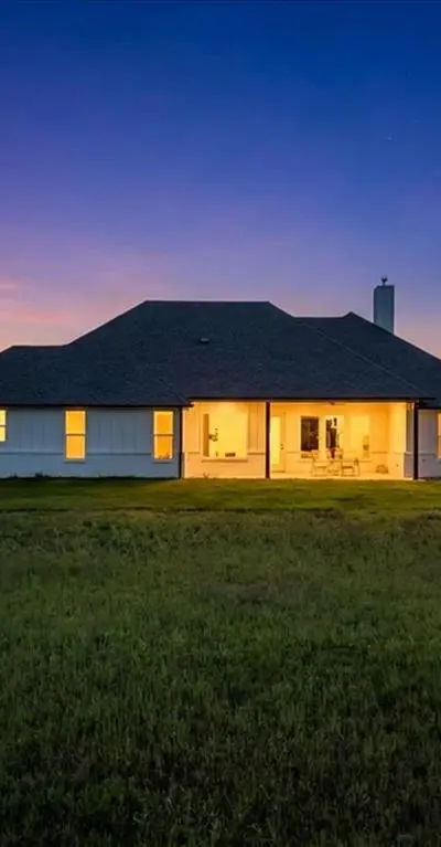 8524 Bronco Drive, Godley TX 76044 - Photo 3