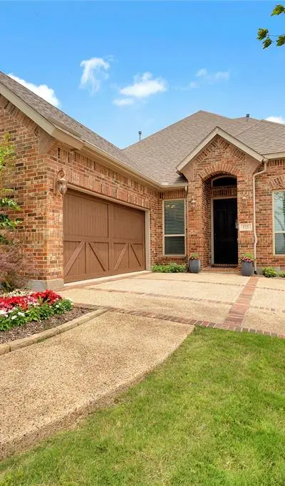 525 Adventurous Shield Drive, Lewisville TX 75056