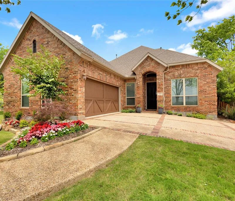 525 Adventurous Shield Drive, Lewisville TX 75056
