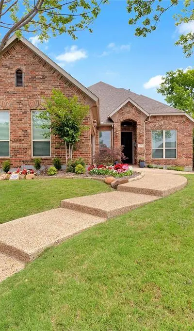 525 Adventurous Shield Drive, Lewisville TX 75056 - Photo 2