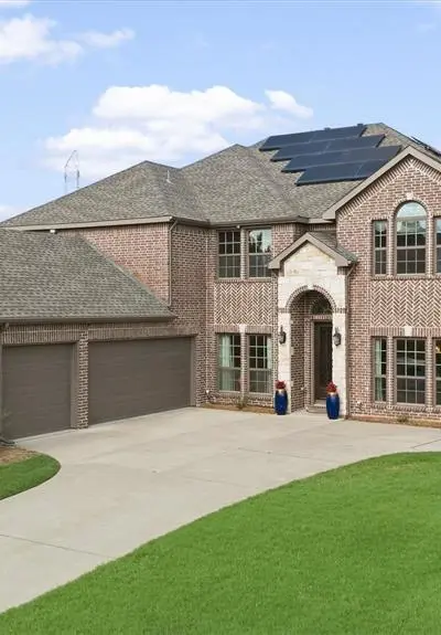 412 Shadow Creek Drive, DeSoto TX 75115
