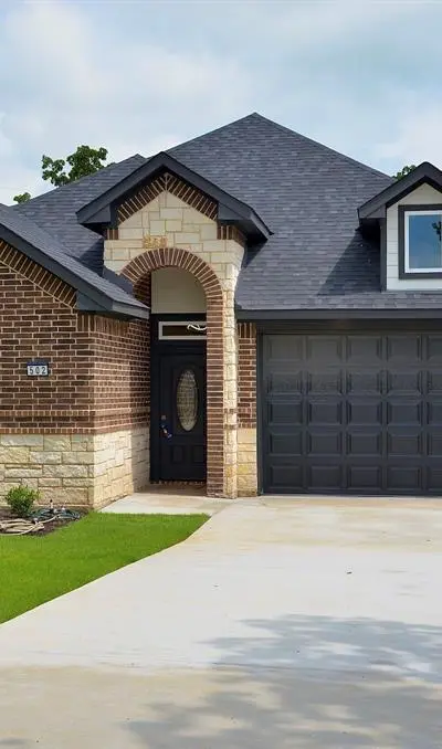 502 Palmetto Court, Runaway Bay TX 76426