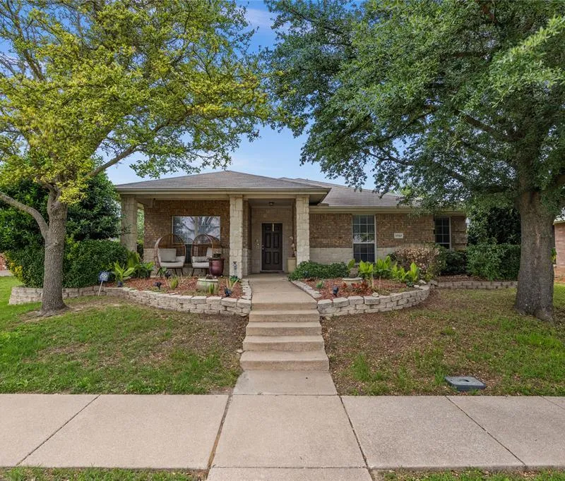 1707 W Venus Drive, Lancaster TX 75134