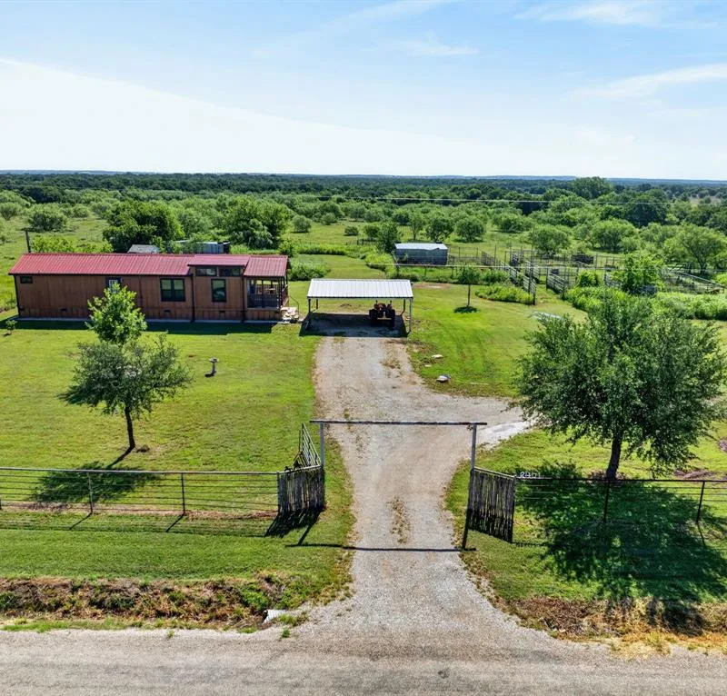 2401 Lamkin Road, Mineral Wells TX 76067