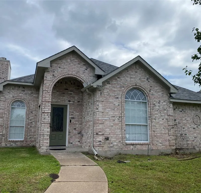 2800 Helen Lane, Mesquite TX 75181