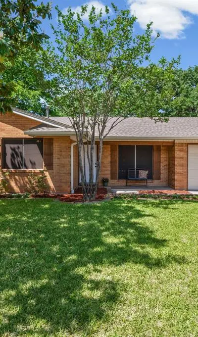 28 Coffee Tavern Road, Bedford TX 76022