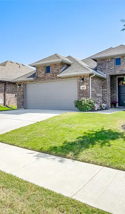 907 Beverly Drive, Cleburne TX 76033 - Photo 2