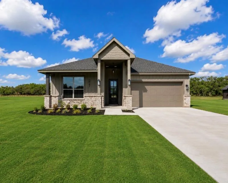 221 Jimmy Lane, Millsap TX 76066