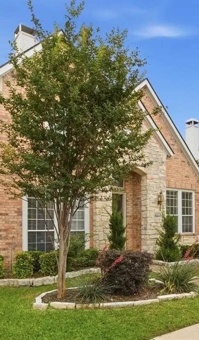 8644 Forest Glen Drive, Irving TX 75063 - Photo 3