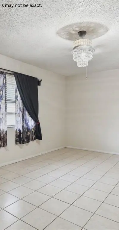 606 E Barton Street, Granbury TX 76048 - Photo 4
