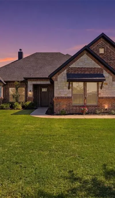 401 Venadito Drive, Godley TX 76044
