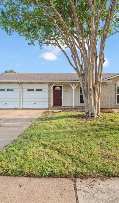 1013 Waverly Drive, Arlington TX 76015