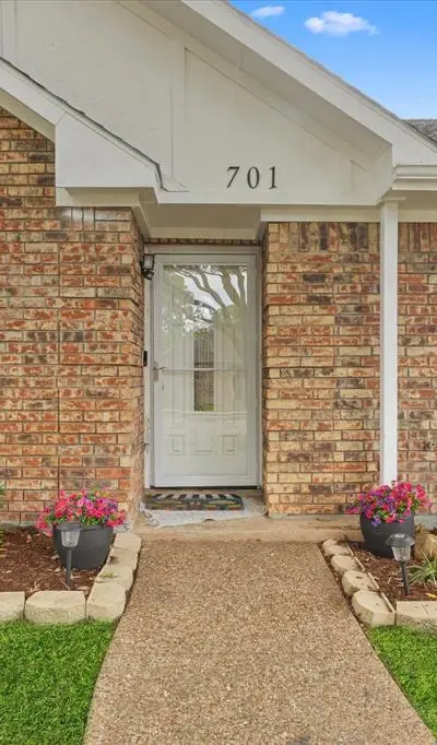 701 Sandy Creek Drive, Allen TX 75002 - Photo 2
