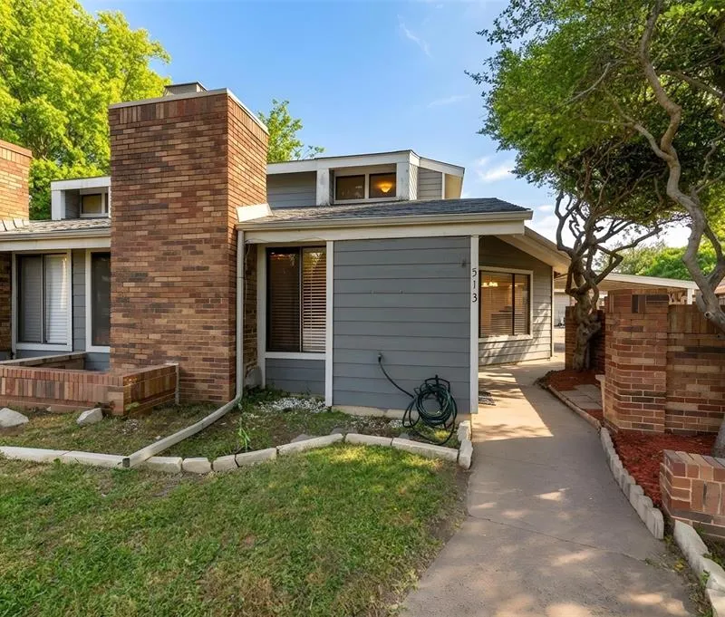 513 Hunters Glen Street, Lewisville TX 75067