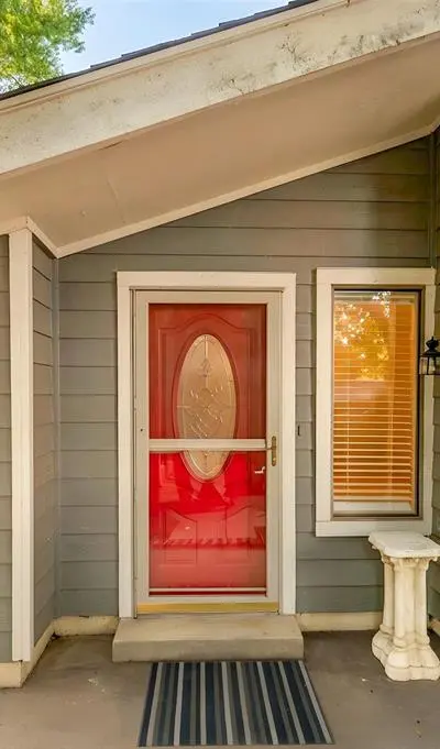 513 Hunters Glen Street, Lewisville TX 75067 - Photo 2