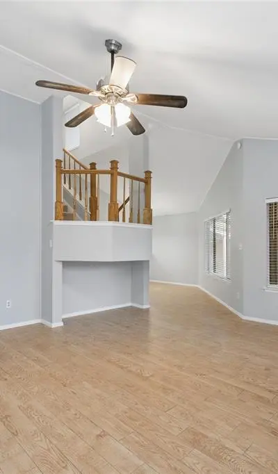 513 Hunters Glen Street, Lewisville TX 75067 - Photo 3
