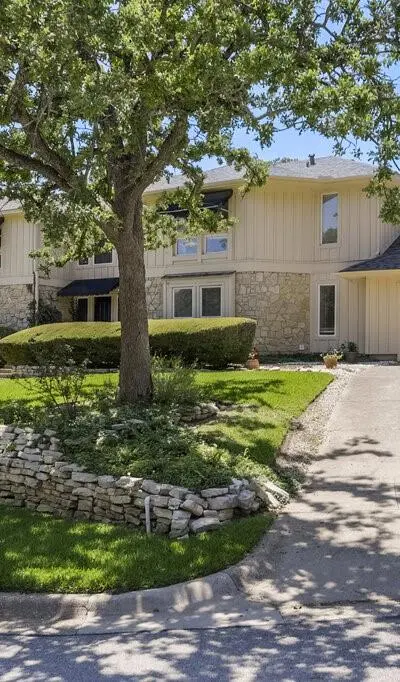 4708 Spring Creek Court, Arlington TX 76017 - Photo 3