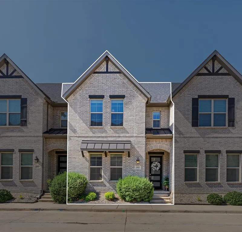 1903 Melinda Lane, Farmers Branch TX 75234