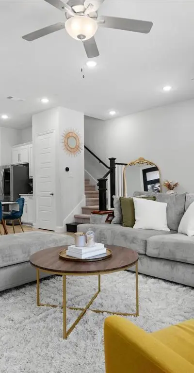 1903 Melinda Lane, Farmers Branch TX 75234 - Photo 2