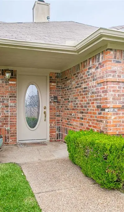 2045 Larkspur Drive, Carrollton TX 75010 - Photo 4