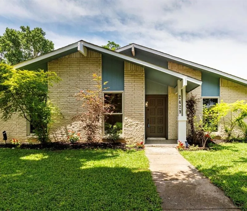 2429 Norway Drive, Garland TX 75040