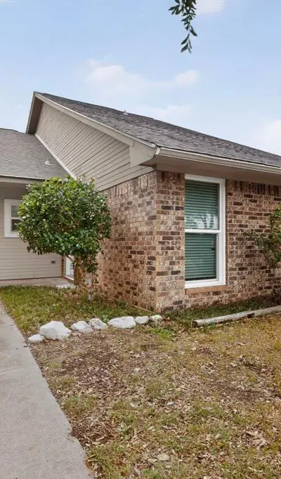23 Gittiban Place, Pantego TX 76013