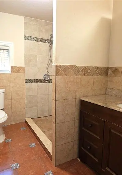 524 W Broadus Avenue, Fort Worth TX 76115 - Photo 4