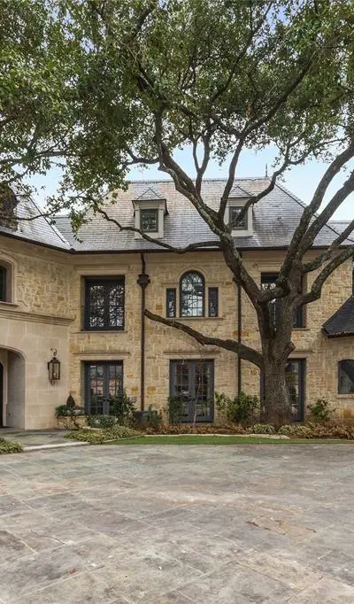 9525 Alva Court, Dallas TX 75220 - Photo 2