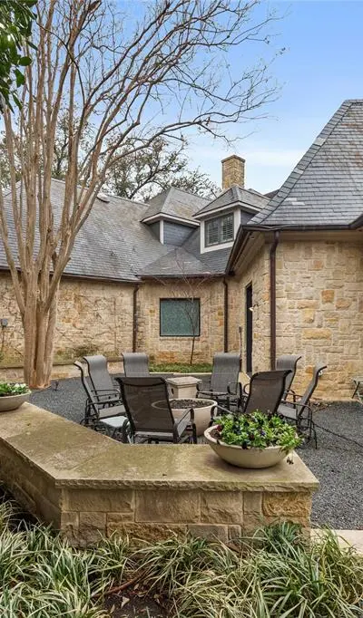 9525 Alva Court, Dallas TX 75220 - Photo 3
