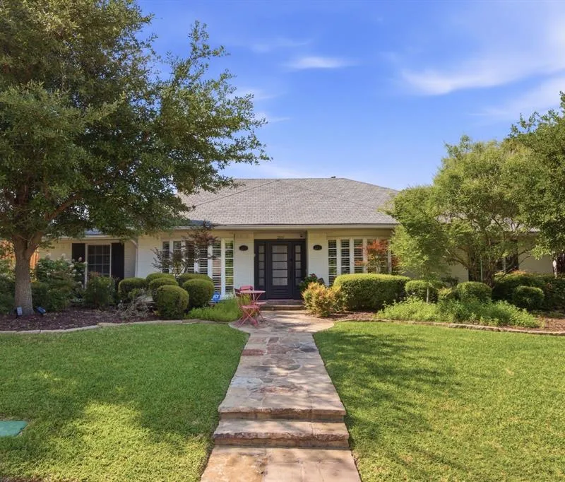 209 Fall Creek Drive, Richardson TX 75080