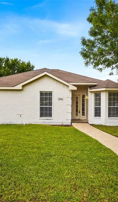 7205 Airline Drive, Rowlett TX 75089