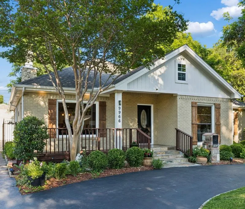 9966 Coppedge Lane, Dallas TX 75220