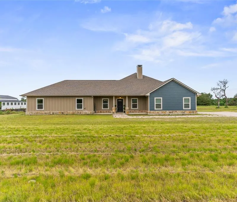 139 Kriston Lane, Springtown TX 76082