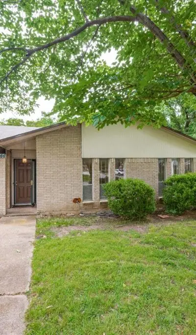 3544 Esplendor Avenue, Irving TX 75062