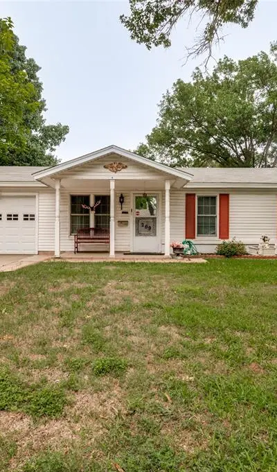 209 Helen Drive, Arlington TX 76011