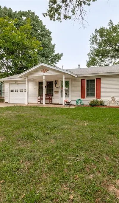 209 Helen Drive, Arlington TX 76011 - Photo 2