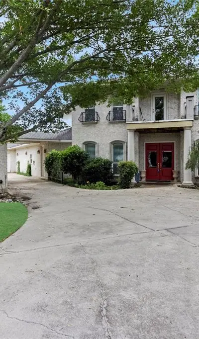 6413 Ridglea Crest Drive, Fort Worth TX 76116