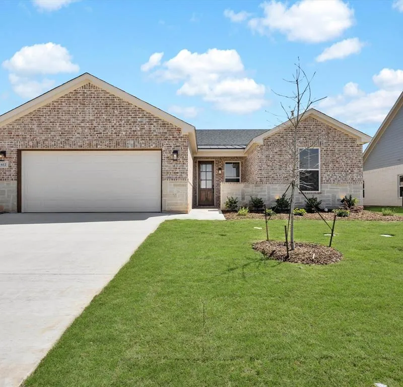 612 Jameson, Springtown TX 76082