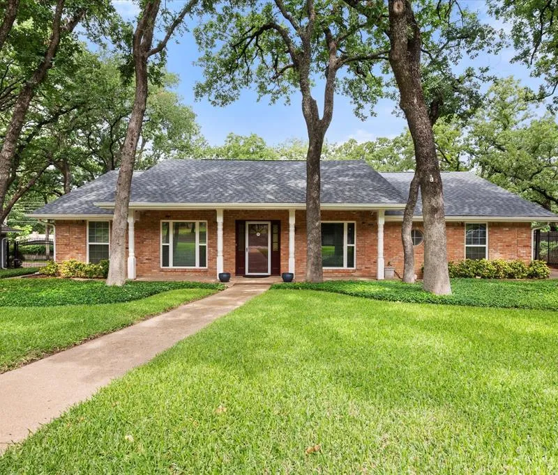 3307 Yellowstone Drive, Arlington TX 76013