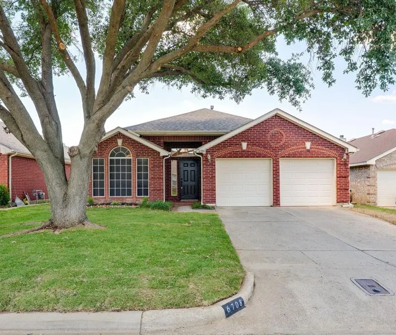 6708 Stockton Drive, Fort Worth TX 76132