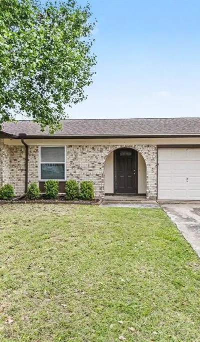 902 Kerry Street, Benbrook TX 76126