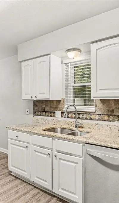 902 Kerry Street, Benbrook TX 76126 - Photo 5