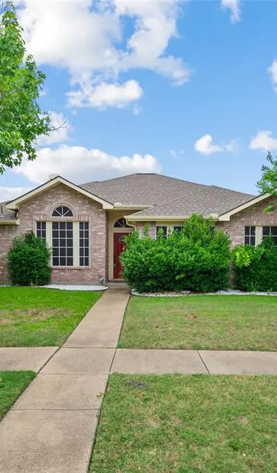 2726 Crosslands Drive, Garland TX 75040